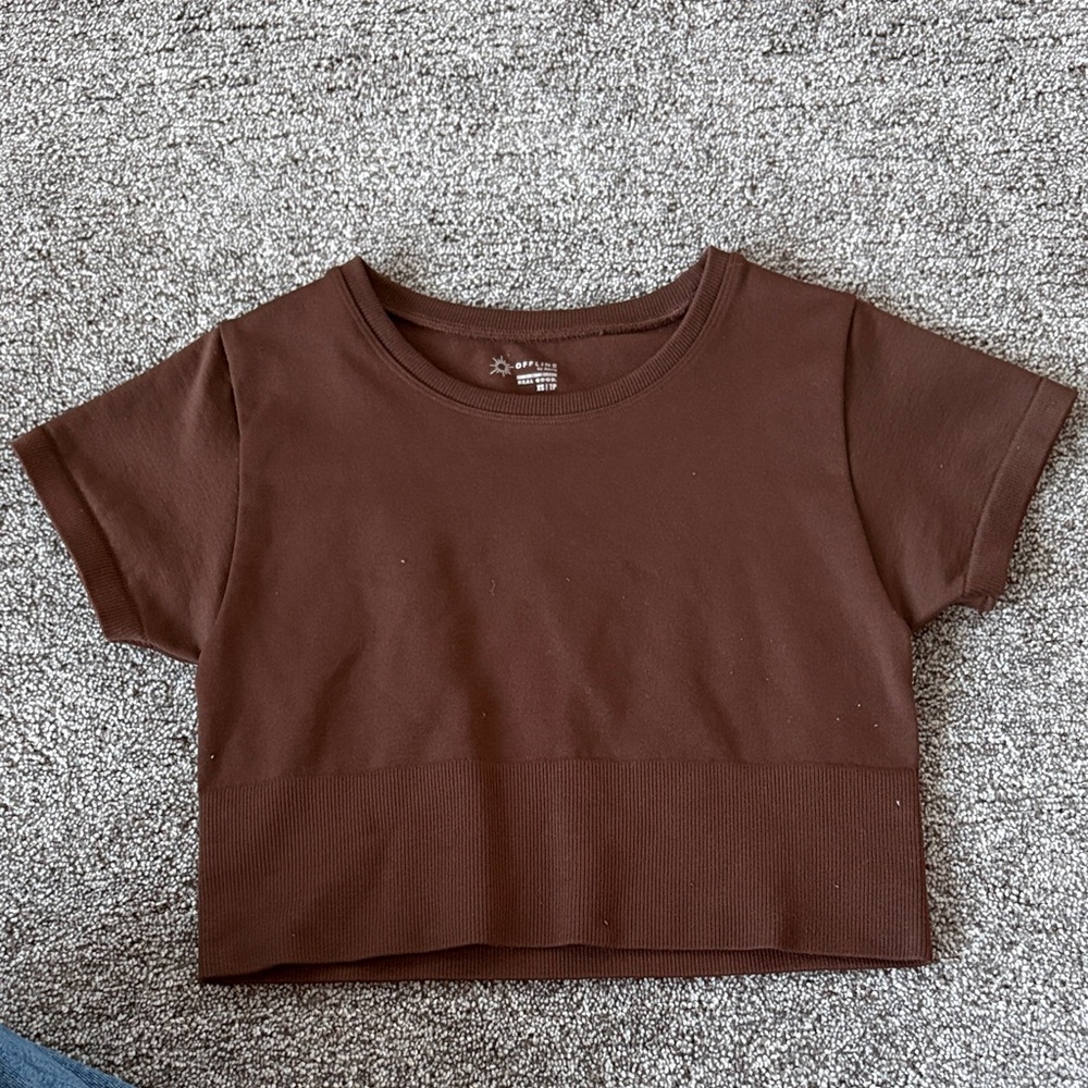 Cropped Short Sleeve Tee in Chocolate Brown